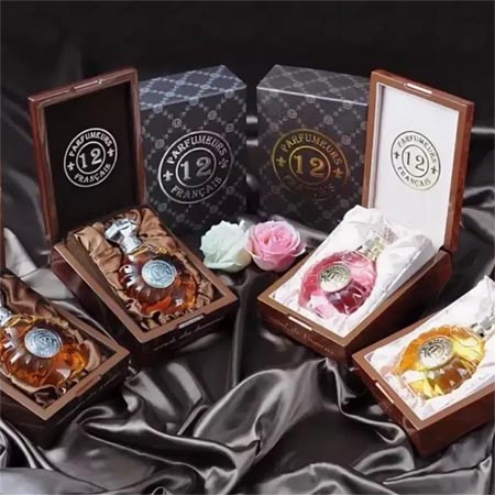 12 Parfumeurs Francais